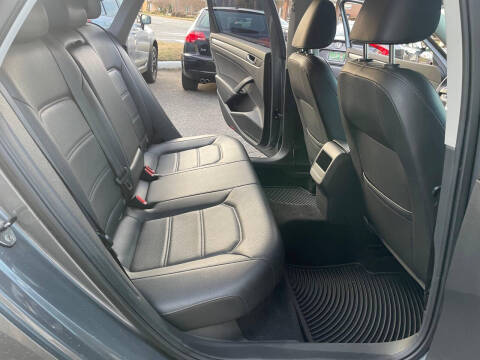 2014 Volkswagen Passat 1.8T Wolfsburg Edition PZEV