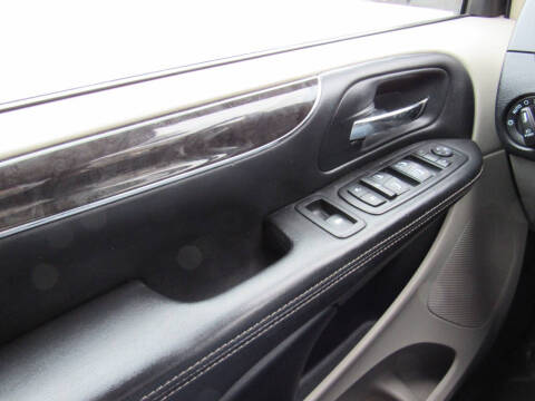 2014 Chrysler Town and Country Touring