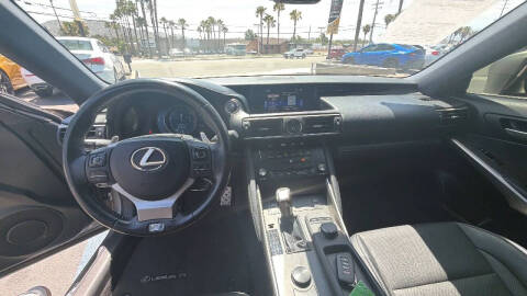 2017 Lexus IS 200t