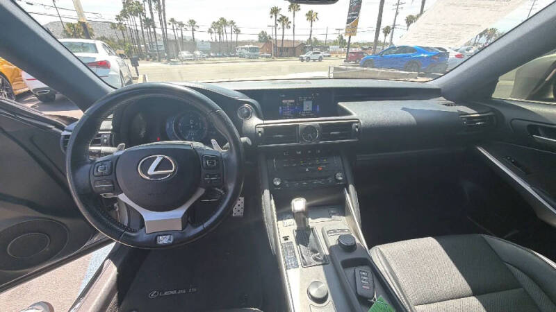 2017 Lexus IS 200t