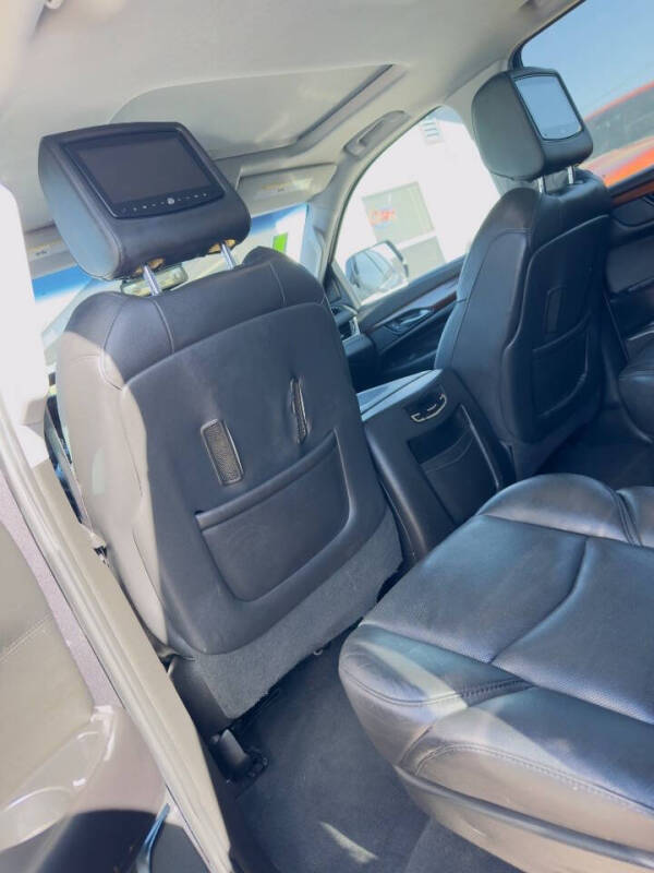 2018 Cadillac Escalade Luxury