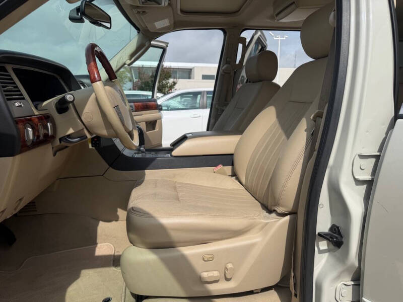 2006 Lincoln Navigator Luxury