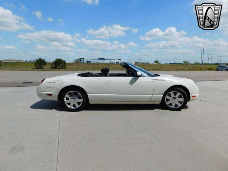 2002 Ford Thunderbird Deluxe