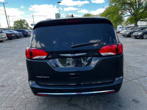 2020 Chrysler Pacifica Touring L