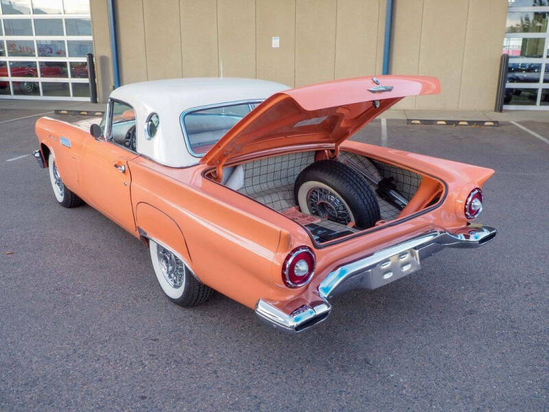 1957 Ford Thunderbird