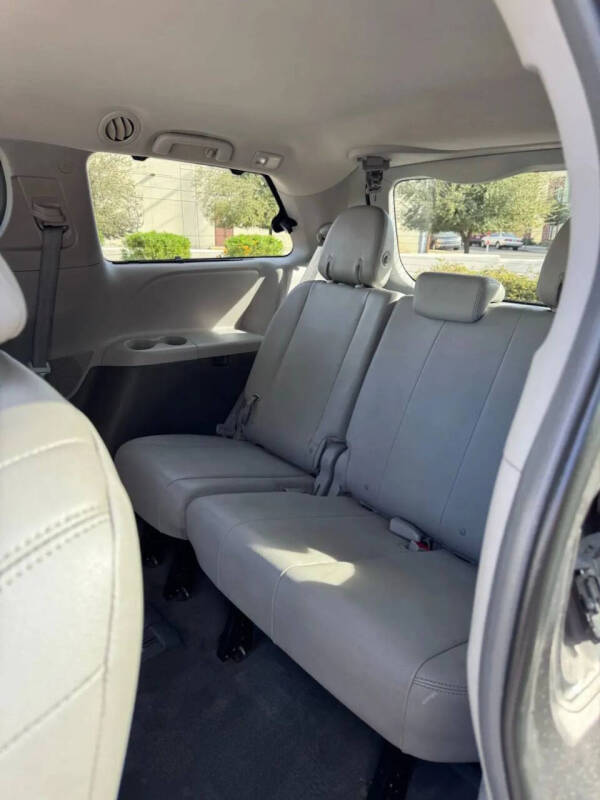 2016 Toyota Sienna