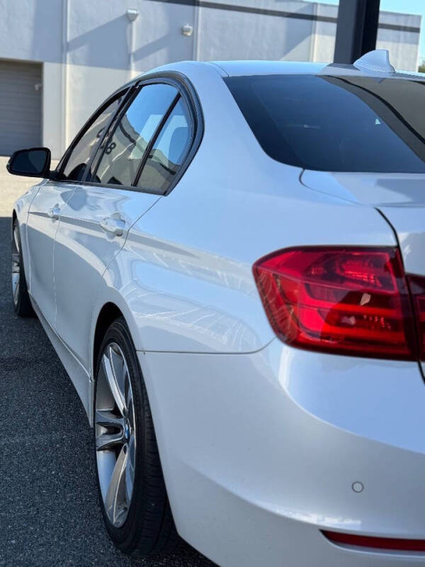 2013 BMW 3 Series 328i