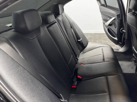 2018 BMW 3 Series 320i