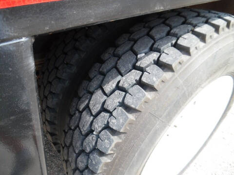 2001 Freightliner FL70