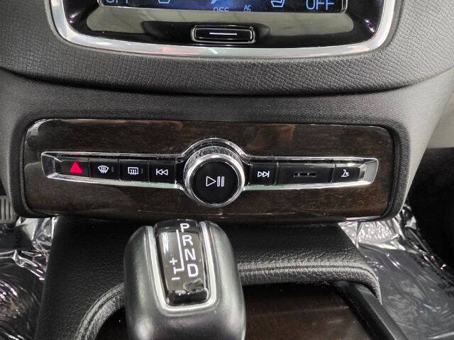 2018 Volvo XC90 T5 Momentum 7-Passenger