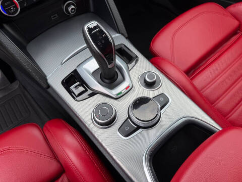2022 Alfa Romeo Stelvio Veloce