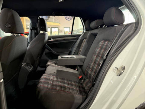 2018 Volkswagen Golf GTI S