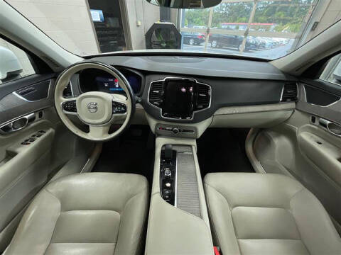 2023 Volvo XC90 B5 Plus Bright Theme