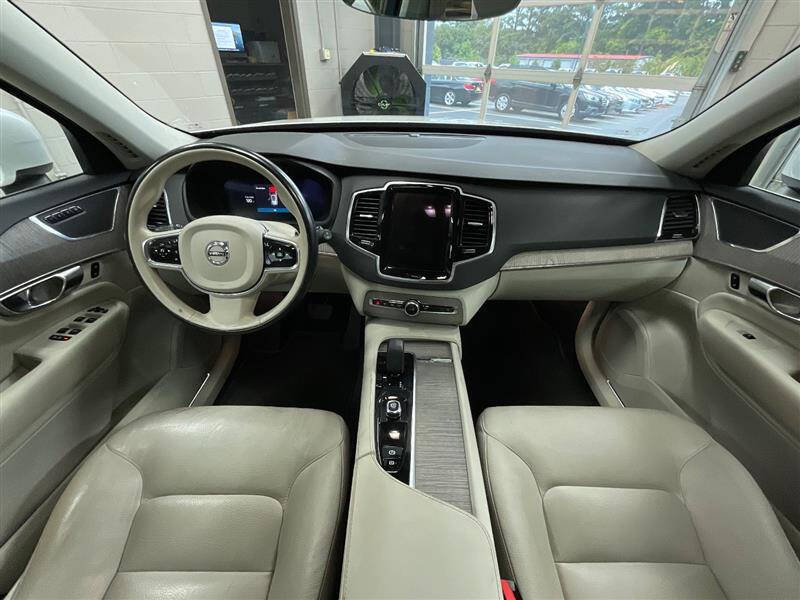 2023 Volvo XC90 B5 Plus Bright Theme