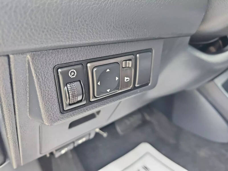 2008 Nissan Versa 1.8 S