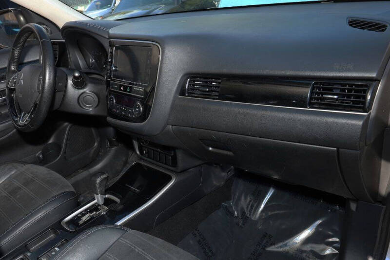 2019 Mitsubishi Outlander SE