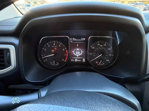 2017 Nissan Titan SV