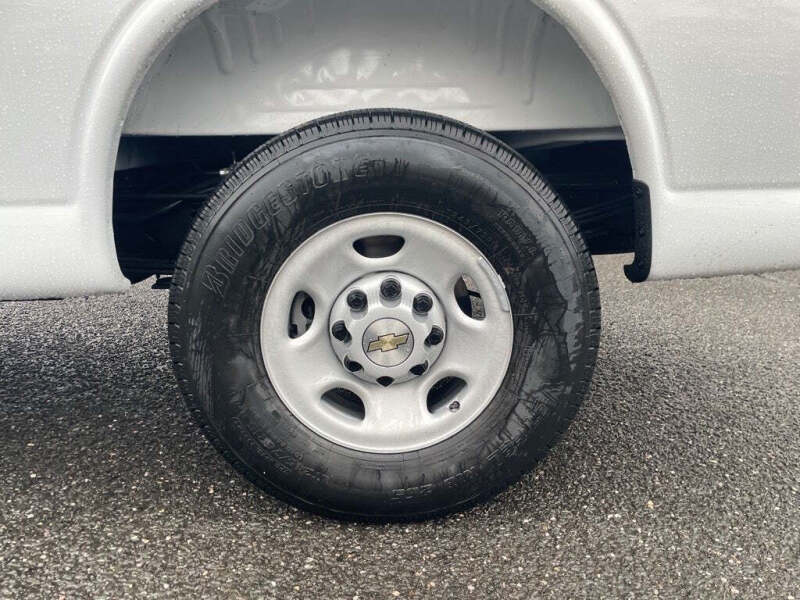 2025 Chevrolet Express 2500