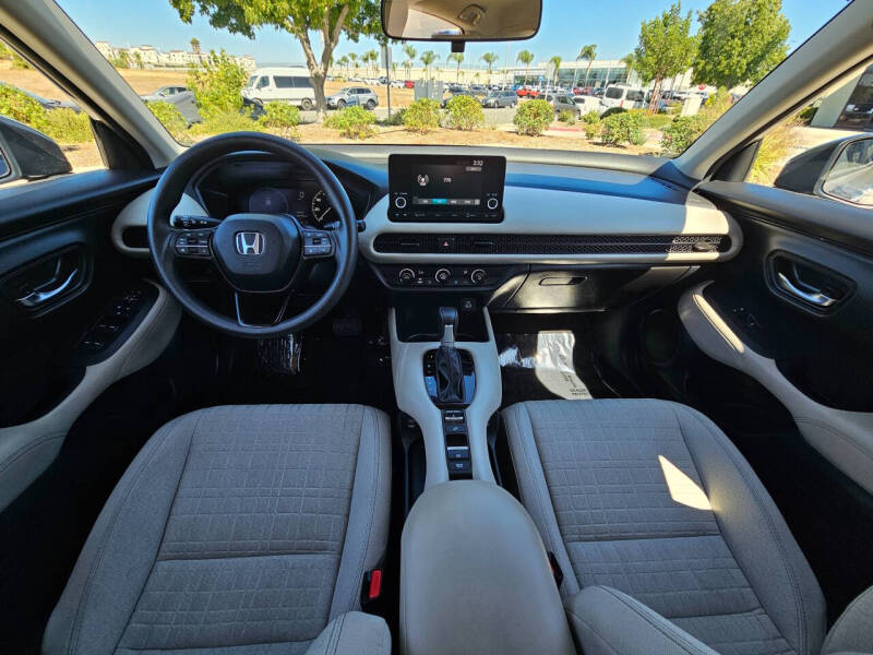 2025 Honda HR-V LX