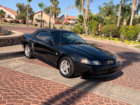 2004 Ford Mustang Deluxe