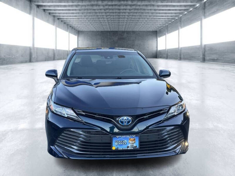 2018 Toyota Camry Hybrid LE
