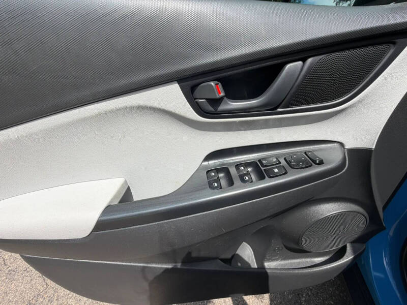 2022 Hyundai Kona SEL