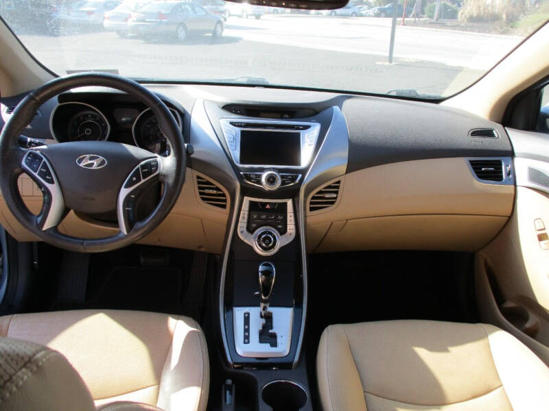 2012 Hyundai Elantra Limited photo 10