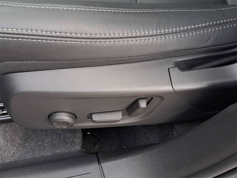 2026 Volvo XC40 B5 Core