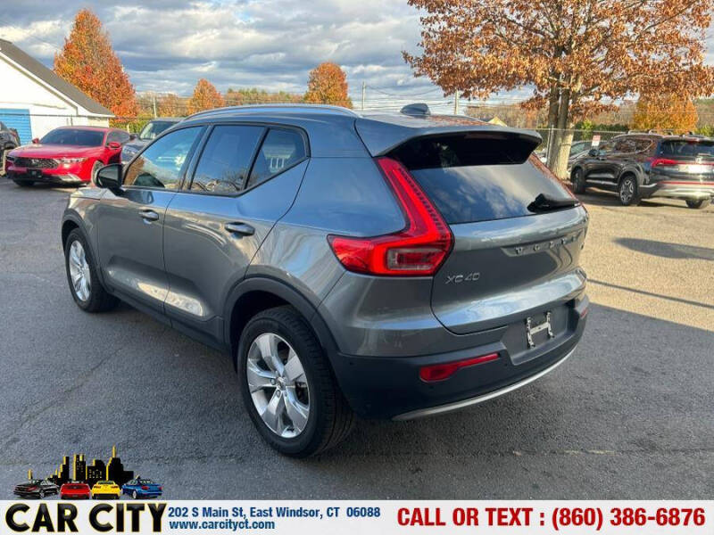 2019 Volvo XC40 T5 Momentum