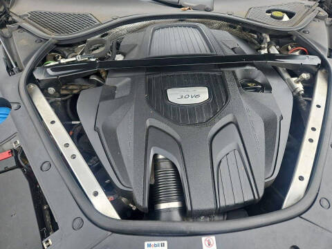 2017 Porsche Panamera 4