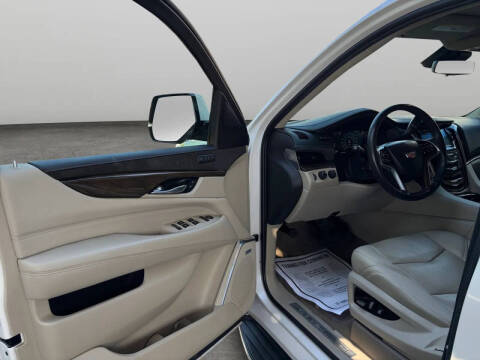 2018 Cadillac Escalade Luxury