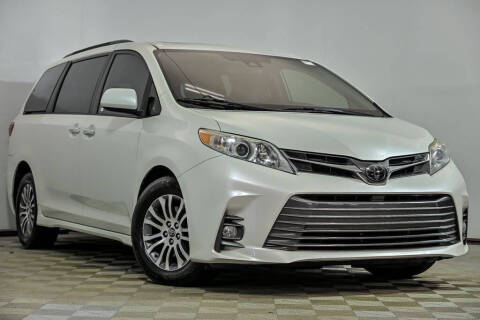 2020 Toyota Sienna XLE 7-Passenger Auto Access Seat Photo