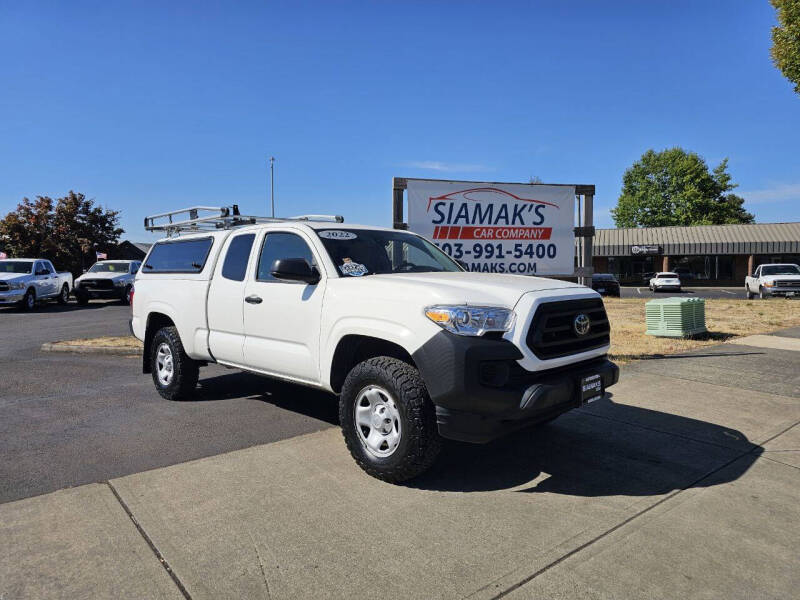 2022 Toyota Tacoma SR's photo
