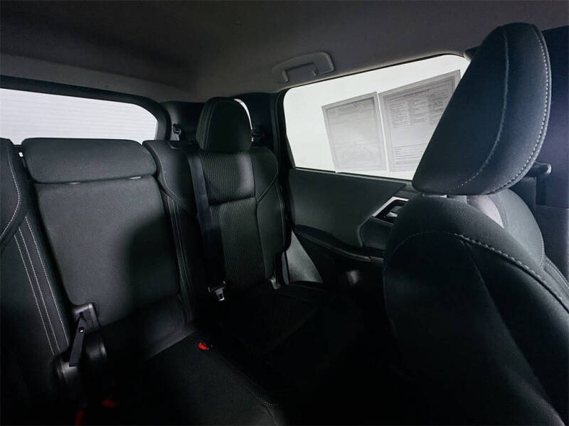 2024 Mitsubishi Outlander ES