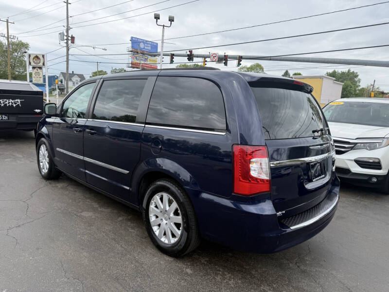 2015 Chrysler Town and Country Touring