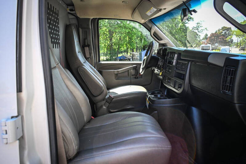 2024 Chevrolet Express 2500