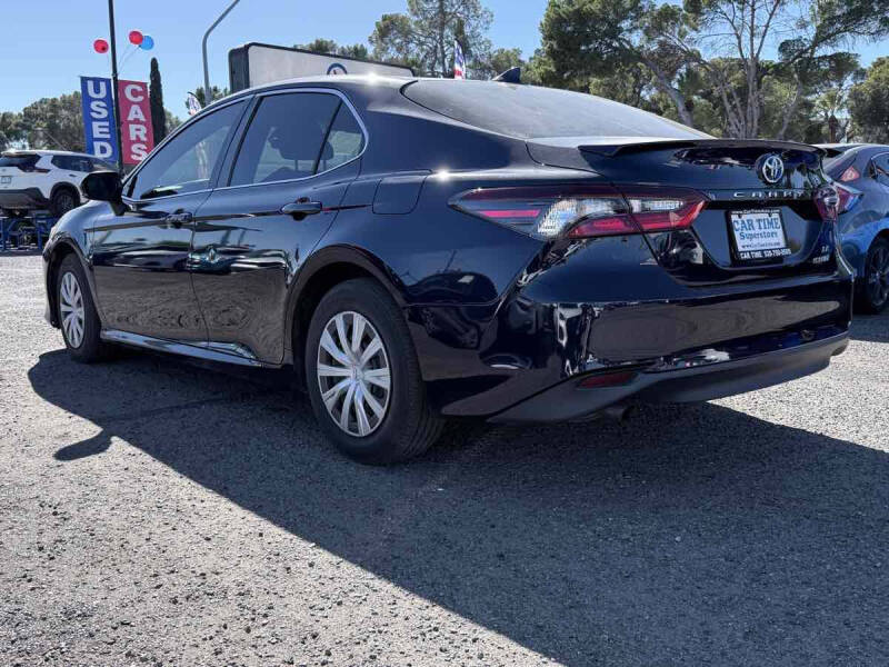 2022 Toyota Camry Hybrid LE