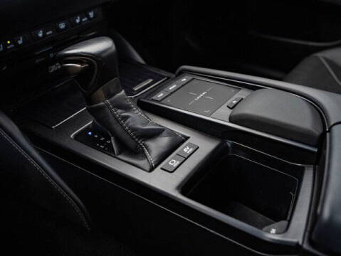 2020 Lexus ES 300h Ultra Luxury