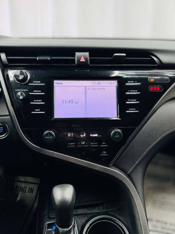 2019 Toyota Camry SE