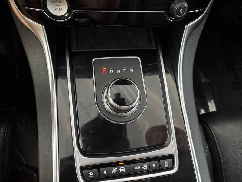 2018 Jaguar XE 25t Prestige