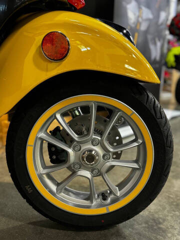 2023 Vespa DISNEY MICKEY SPECIAL EDITION