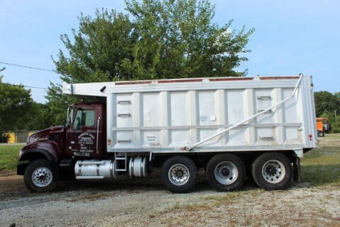 2005 Mack CV713