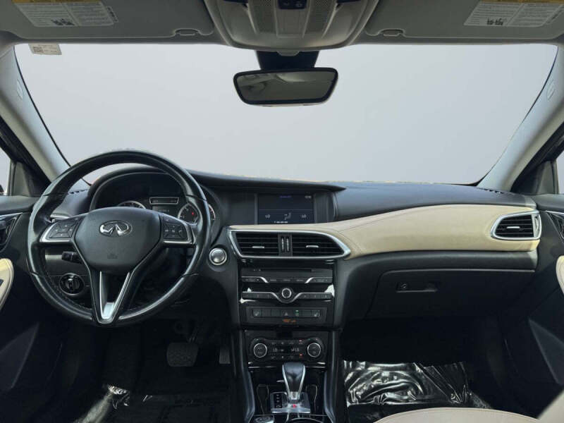 2018 Infiniti QX30 Luxury