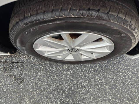 2019 Volkswagen Golf SE