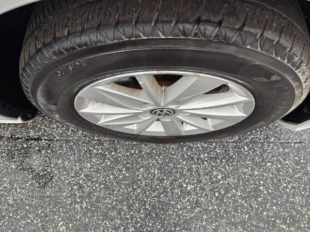 2019 Volkswagen Golf SE