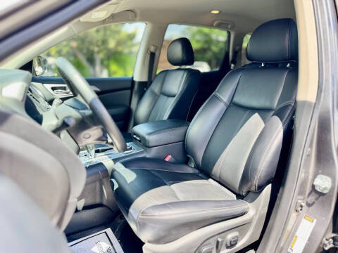 2019 Nissan Pathfinder SL