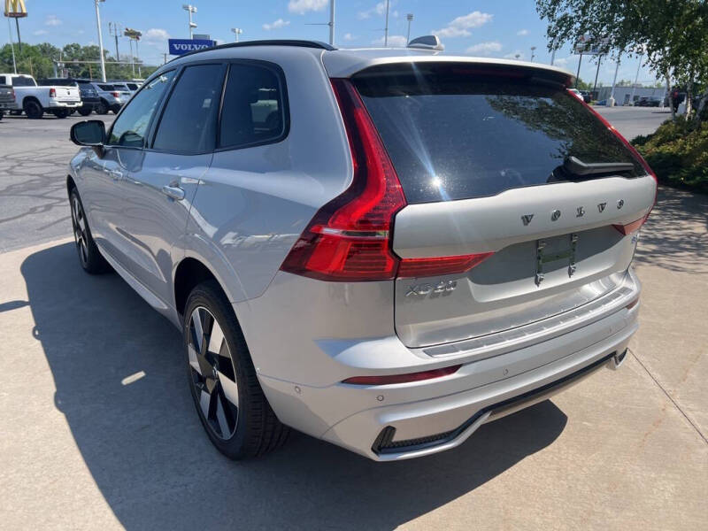 2025 Volvo XC60 T8 Plus Dark Theme