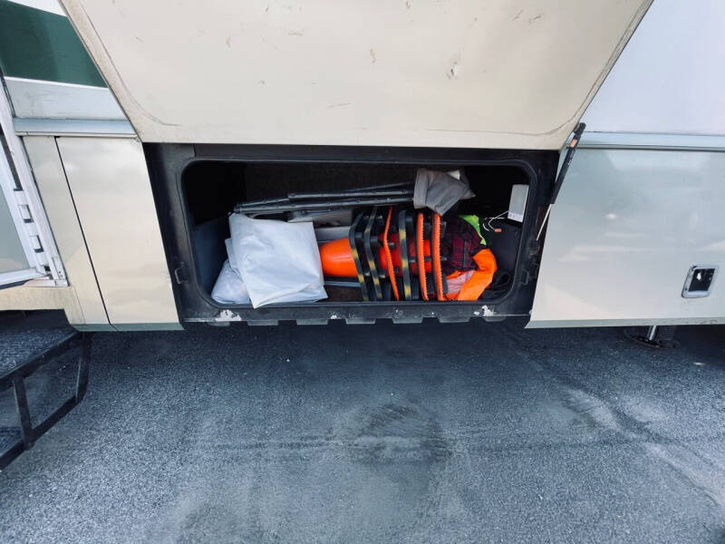 2002 Fleetwood RV 37U