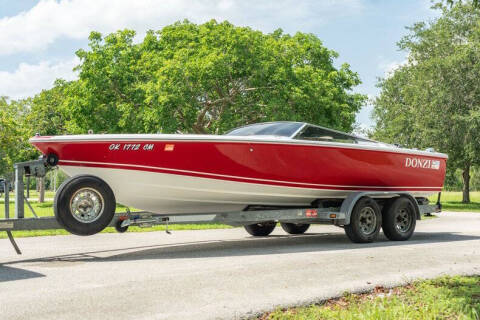 1995 Donzi Marine Classic 22