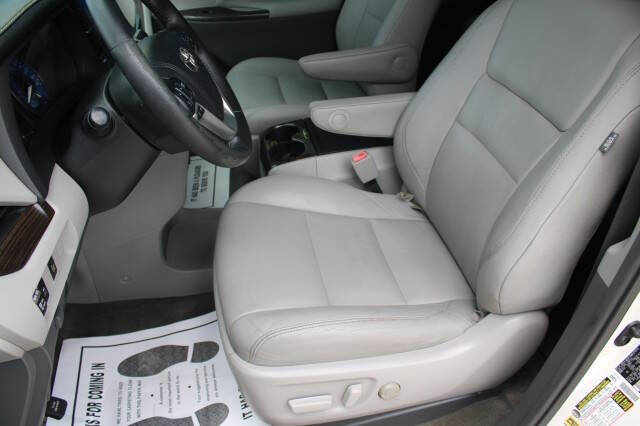 2015 Toyota Sienna
